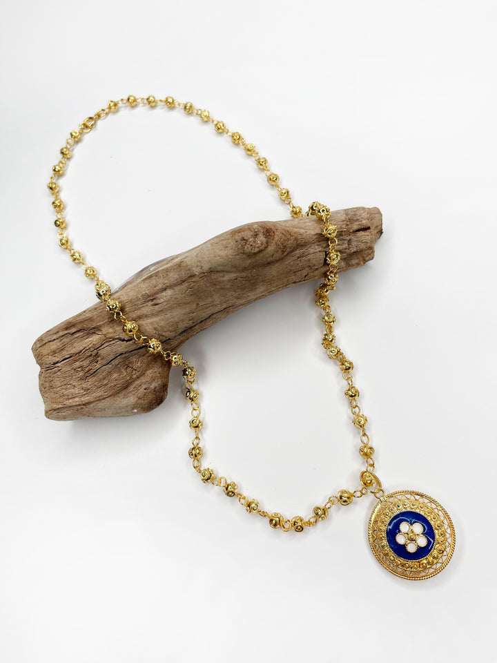 Kugel Halskette Contas mit emailliert floralen Medaillon in Gold